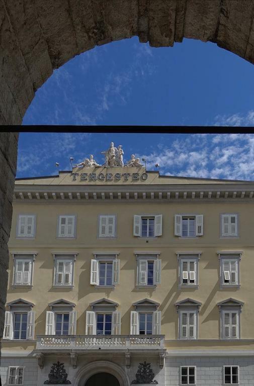 Tergesteo Palace Suite Trieste Esterno foto