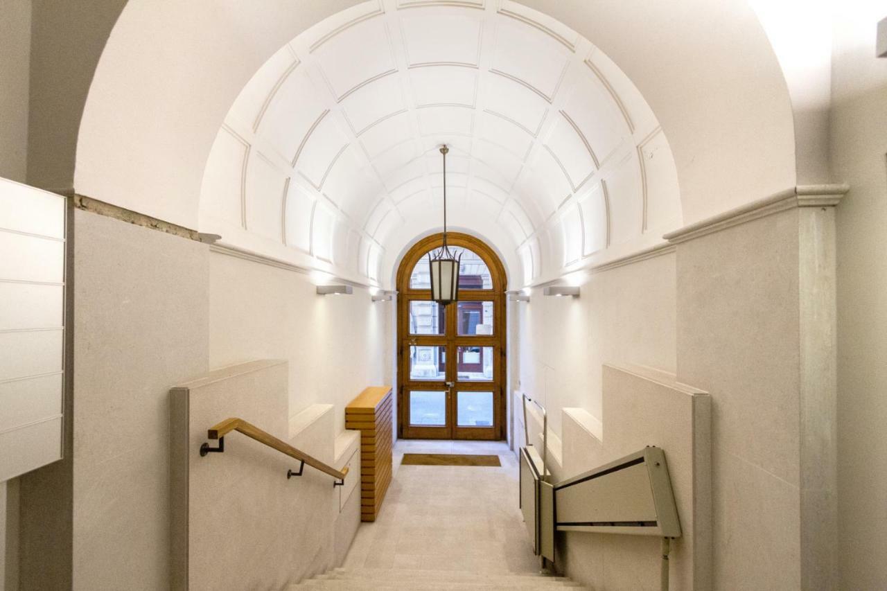 Tergesteo Palace Suite Trieste Esterno foto