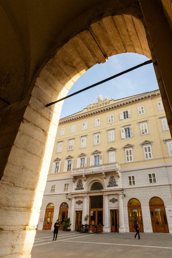 Tergesteo Palace Suite Trieste Esterno foto